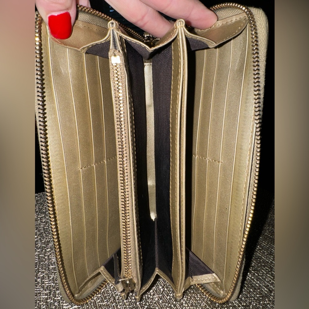 Gucci  Guccissima Zip Wallet - EUC - Picture 6 of 14